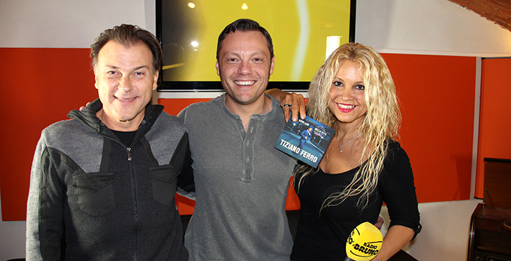 Radio Bruno incontra Tiziano Ferro Guarda le foto della diretta!
