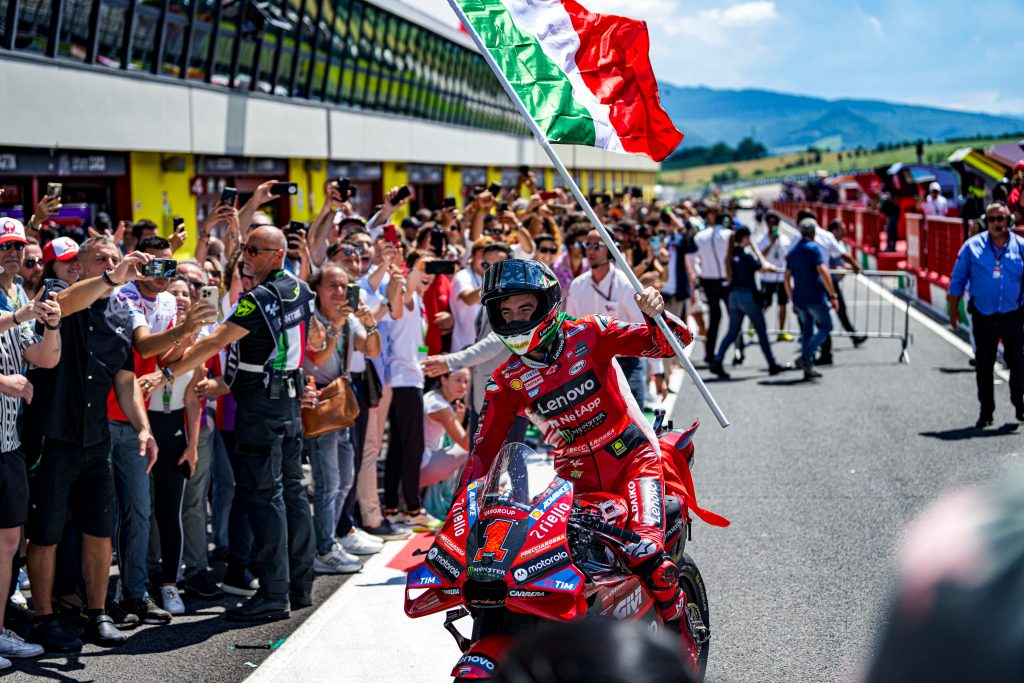 Pecco festeggia con il tricolore