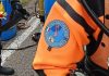 Finisce nel canale con l’auto e muore a 22 anni