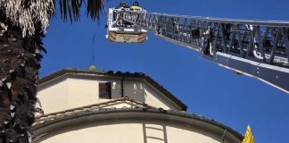Attimi di paura per un fulmine che ha colpito la cupola dell’abbazia