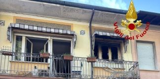 Incendio in un appartamento: ustionato 93enne trasportato in ospedale