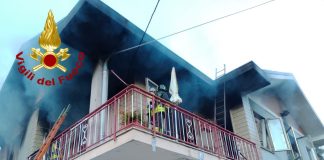 Incendio in abitazione: ferita una persona