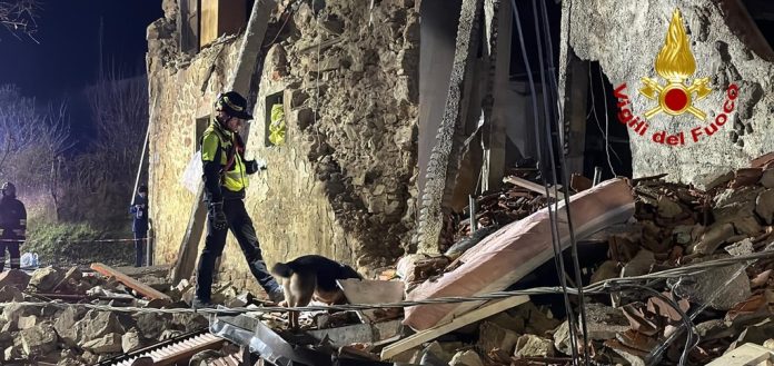 ESPLOSIONE AREZZO VVF