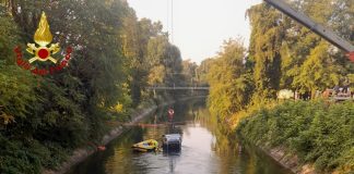 Auto nel canale: tre giovani morti e sei feriti