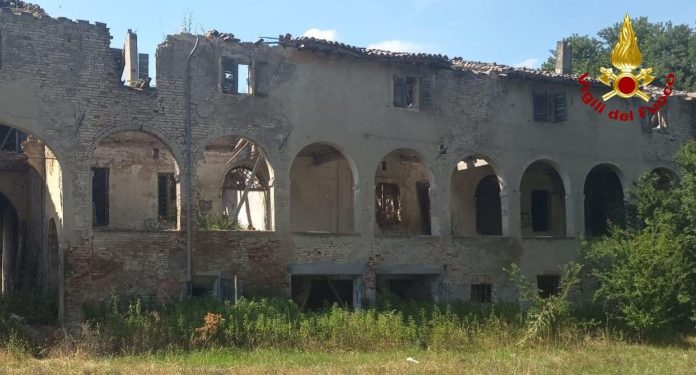 CROLLO EDIFICIO RE