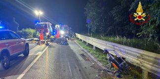 Scontro tra due moto: grave 16enne
