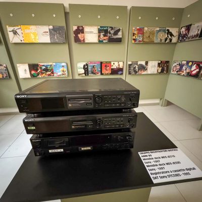 Gruppo registratori digitali Anni 90