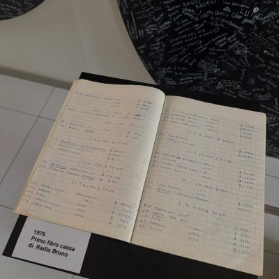 Primo libro cassa di Radio Bruno