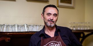 Giuseppe Giacobazzi torna a teatro con “Osteria Giacobazzi”